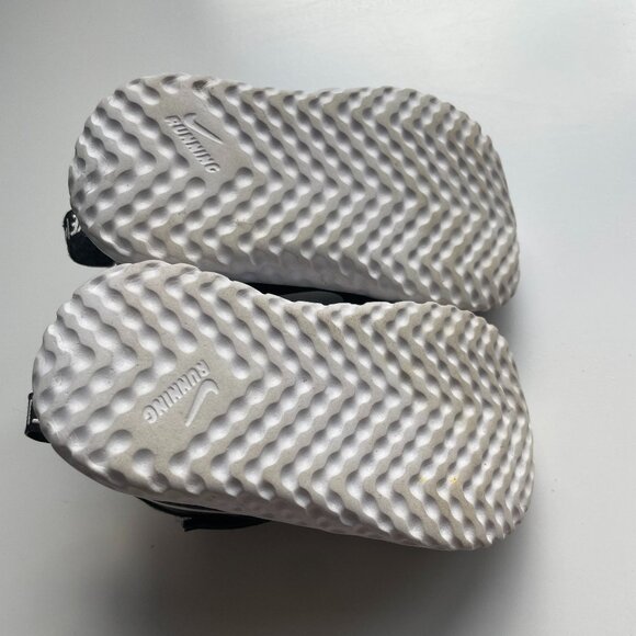 Nike Revolution 5V Toddler Running Shoe - Picture 4 of 5